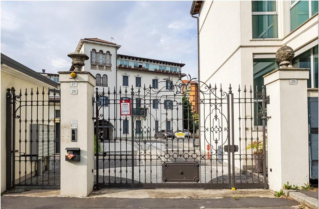 Lux Apartment 2 Milano Metro M2 Exterior photo